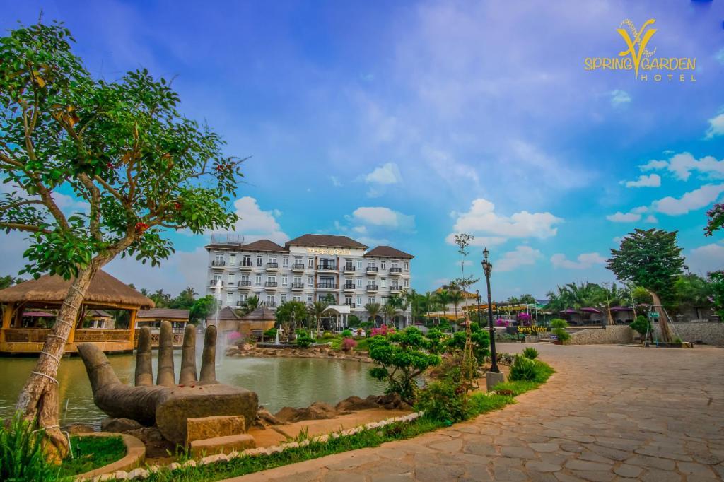 Spring Garden Hotel Lk Long Khanh Экстерьер фото